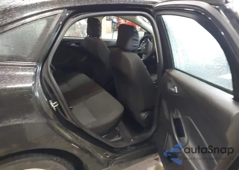 2015 Ford Focus Se z USA, uszkodzony, nr VIN 1FADP3F24FL354253